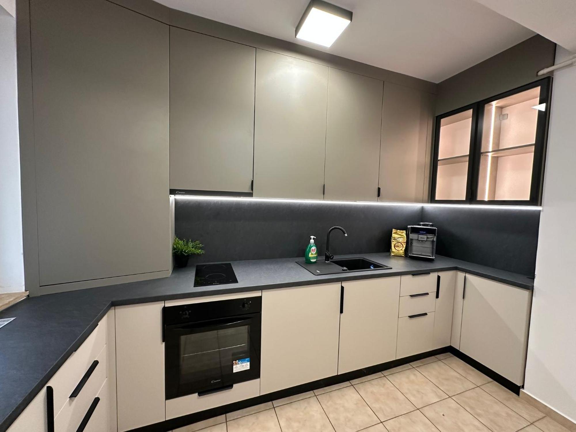Centru Unirii Luxury Vip Palmier Apartament 2 Camere Cu Terasa Exterioara Amenajata ! Parcare Subterana Privata Climatizata Si Supravegheata Video Dar Doar Cu Rezervare In Limita Locurilor Disponibile !Proprietate In Regim Hoteliep - Nu Are Bucatarie Bucarest Extérieur photo